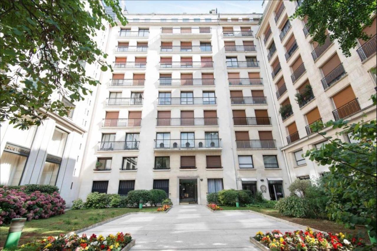 Avenue Montaigne Bienvenue Parijs