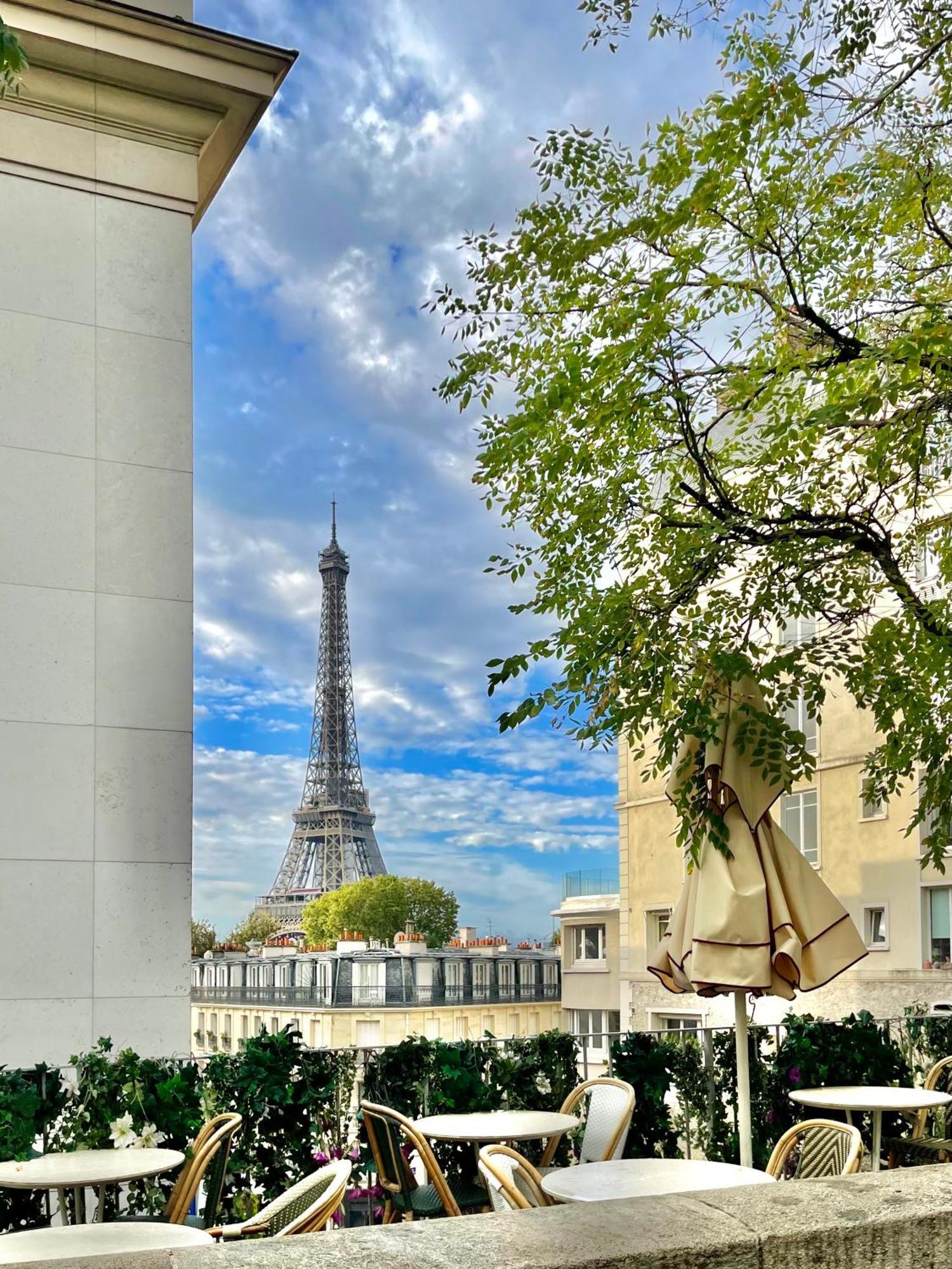 Avenue Montaigne Bienvenue * Parijs