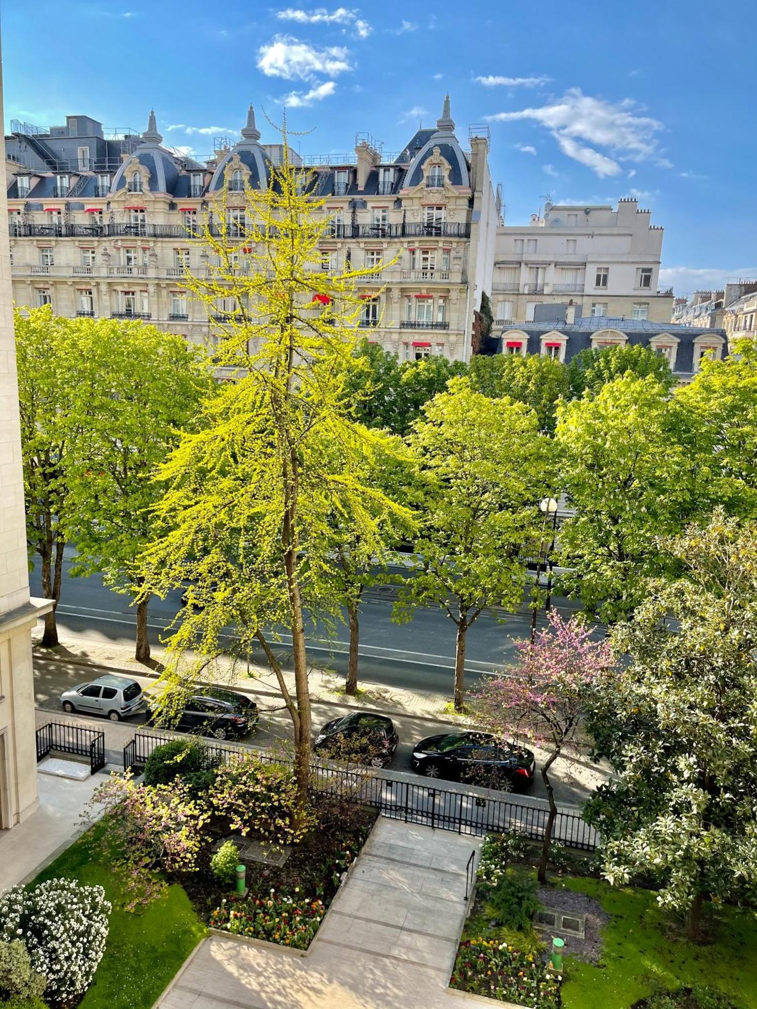 Avenue Montaigne Bienvenue *